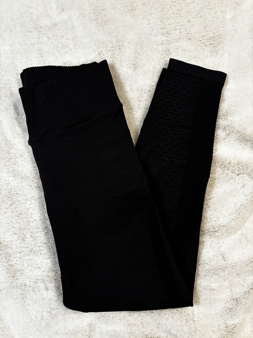 aerie Black High-Waisted Leggings with Mesh